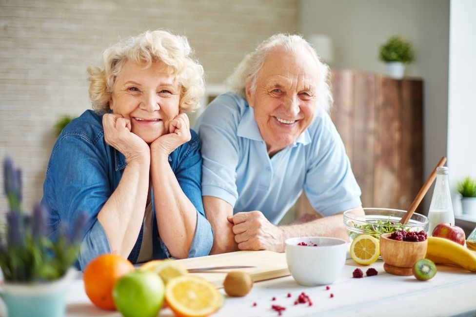 senior couple kitchen